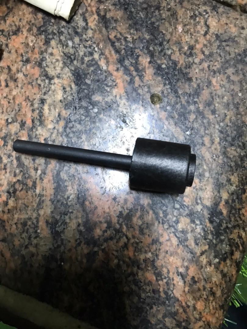 Tsinken Tanki | Knee presser lifted rod