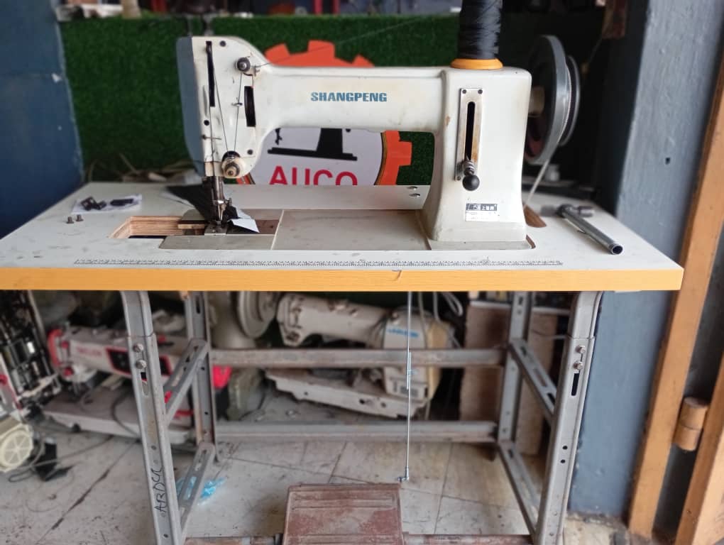 Shangpeng (or Shenpeng) GB6-180-1 industrial sewing machine